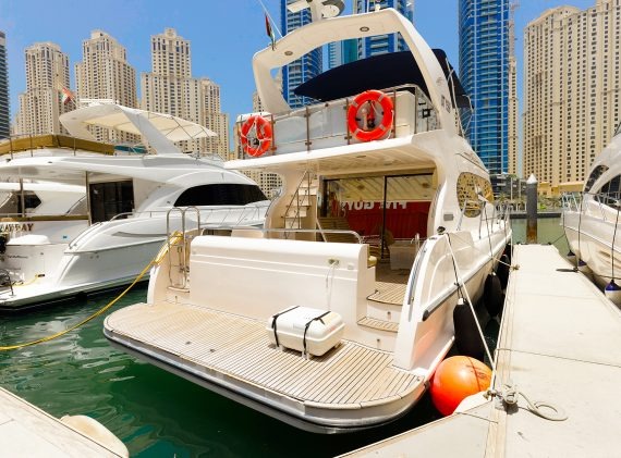 imgi_8_8F6A4110-570x421